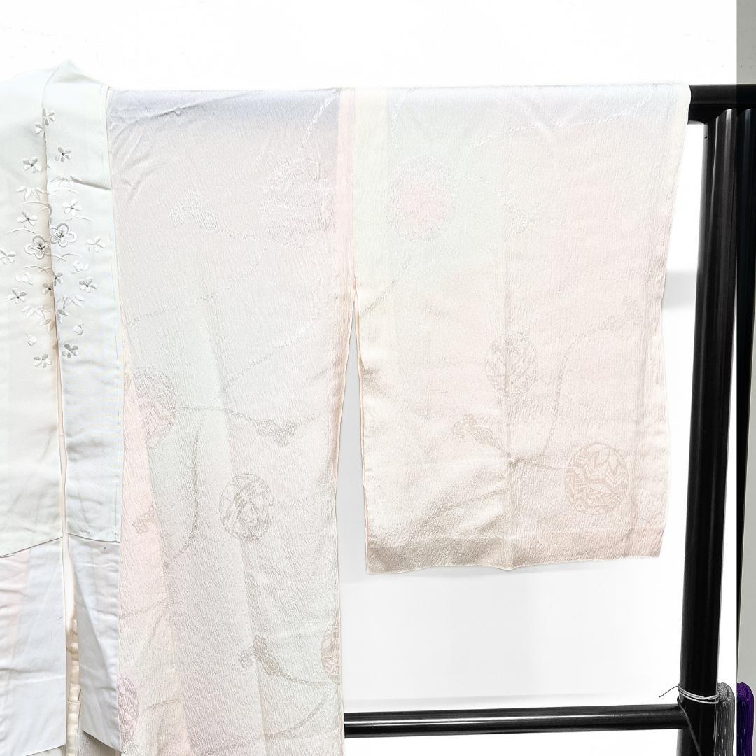 長襦袢　襟に刺繍　鞠　水引　芝草　梅花　芝草　竹　着物　124b d ms