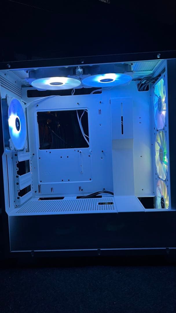 NZXT H7 Flow Corsair SP140 6基