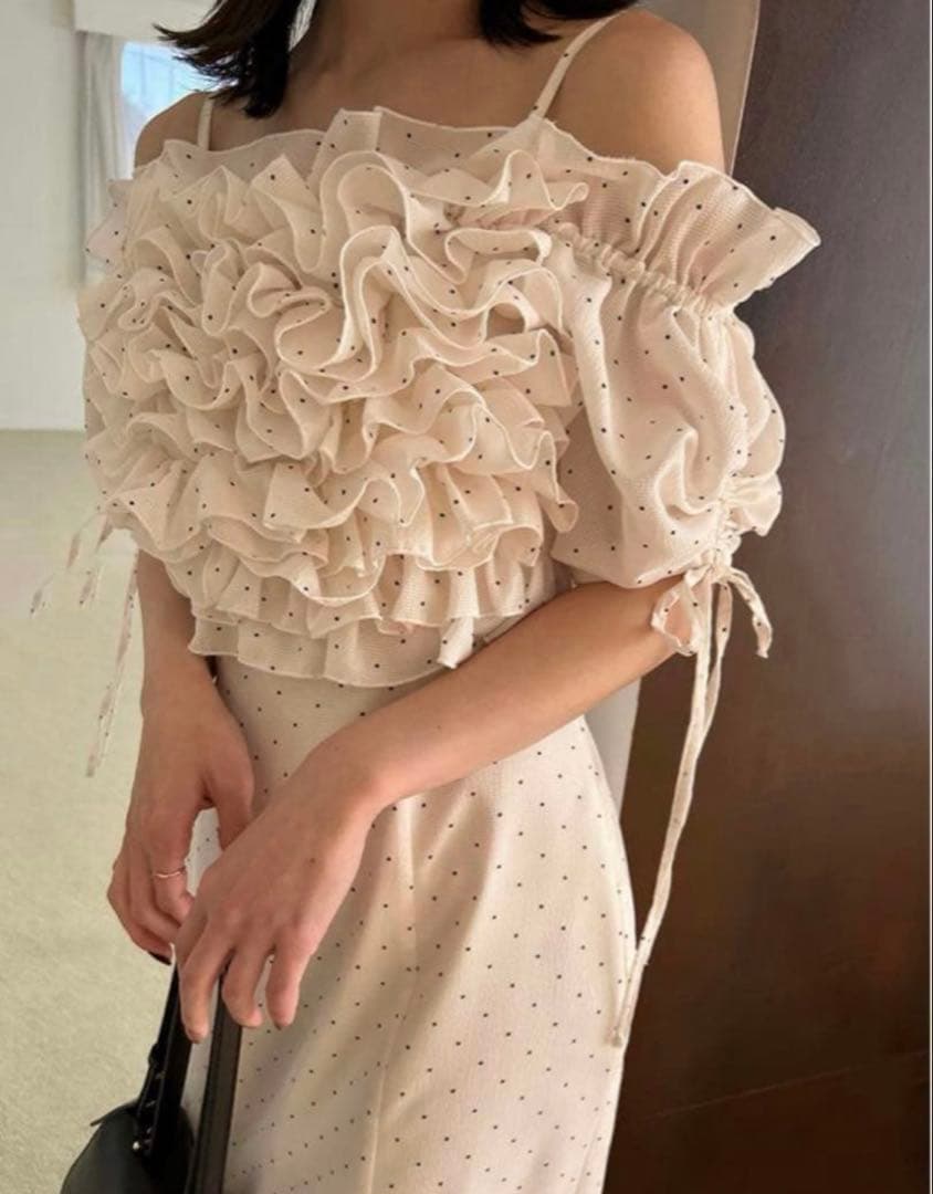 新品未使用タグ付き snidel ボリュームラッフルフリルプリントワンピース