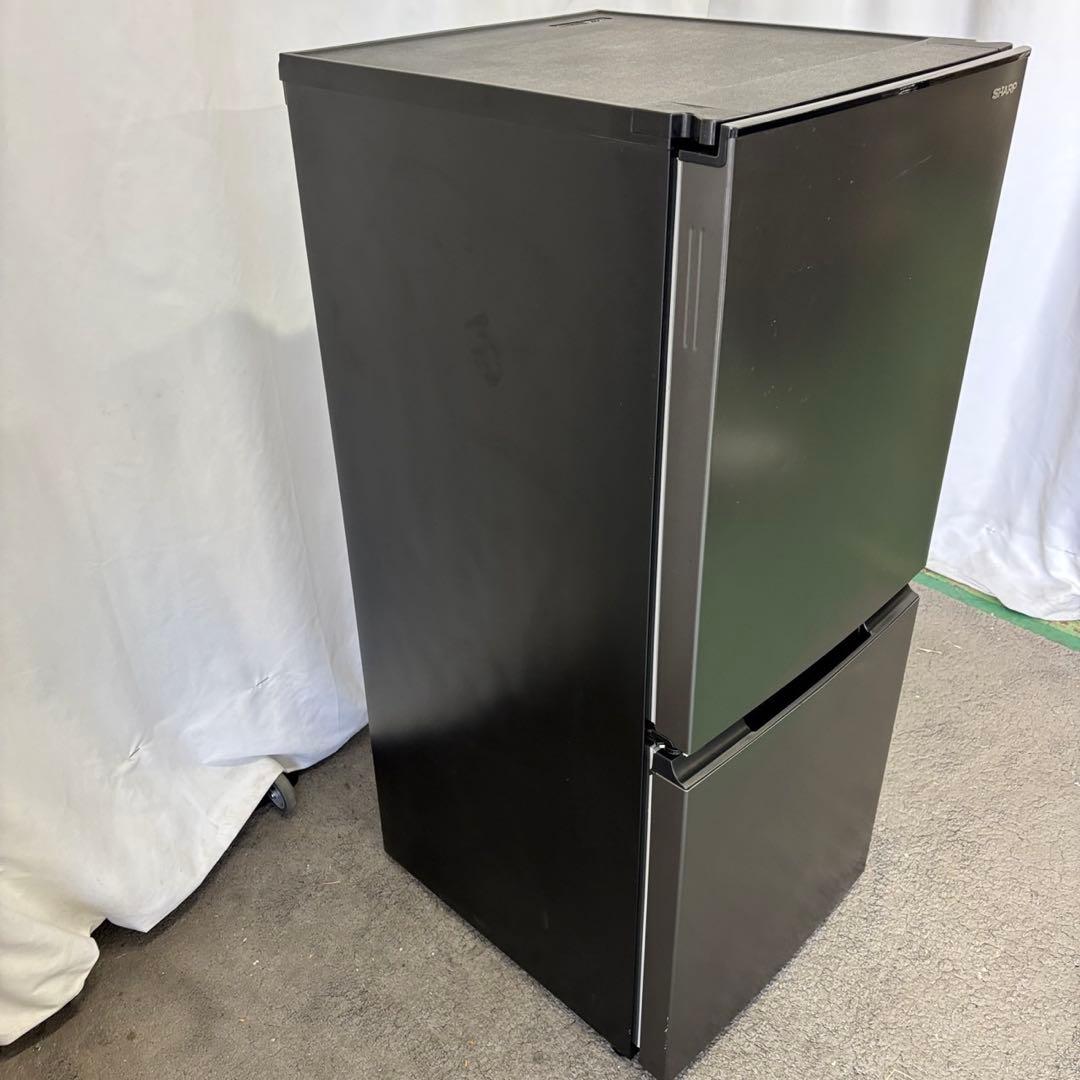 101⭕️冷蔵庫　SHARP　家電　一人暮らし　黒　設置無料　両開き　安い　小型