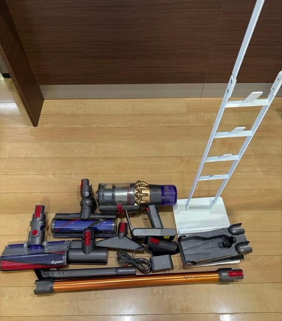 Dyson sv14 スティッククリーナー 本体 ①