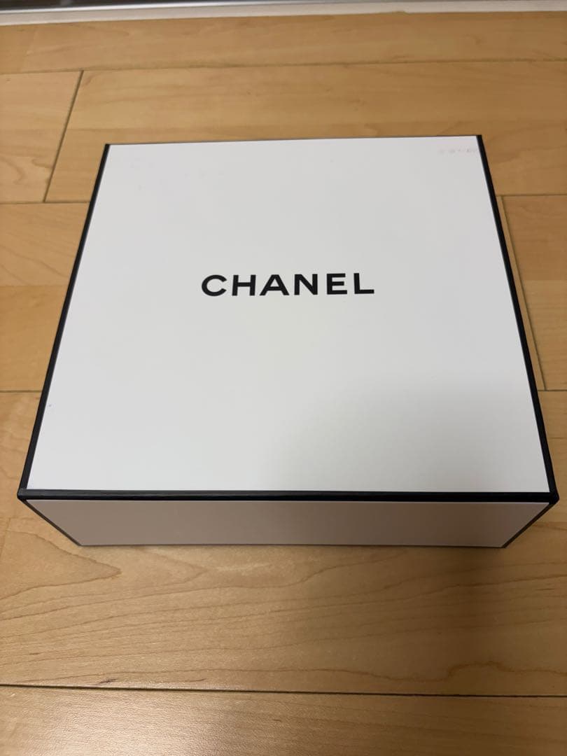 【CHANEL】ギフトボックス (ボディクリーム/パルファム/リップクリーム)
