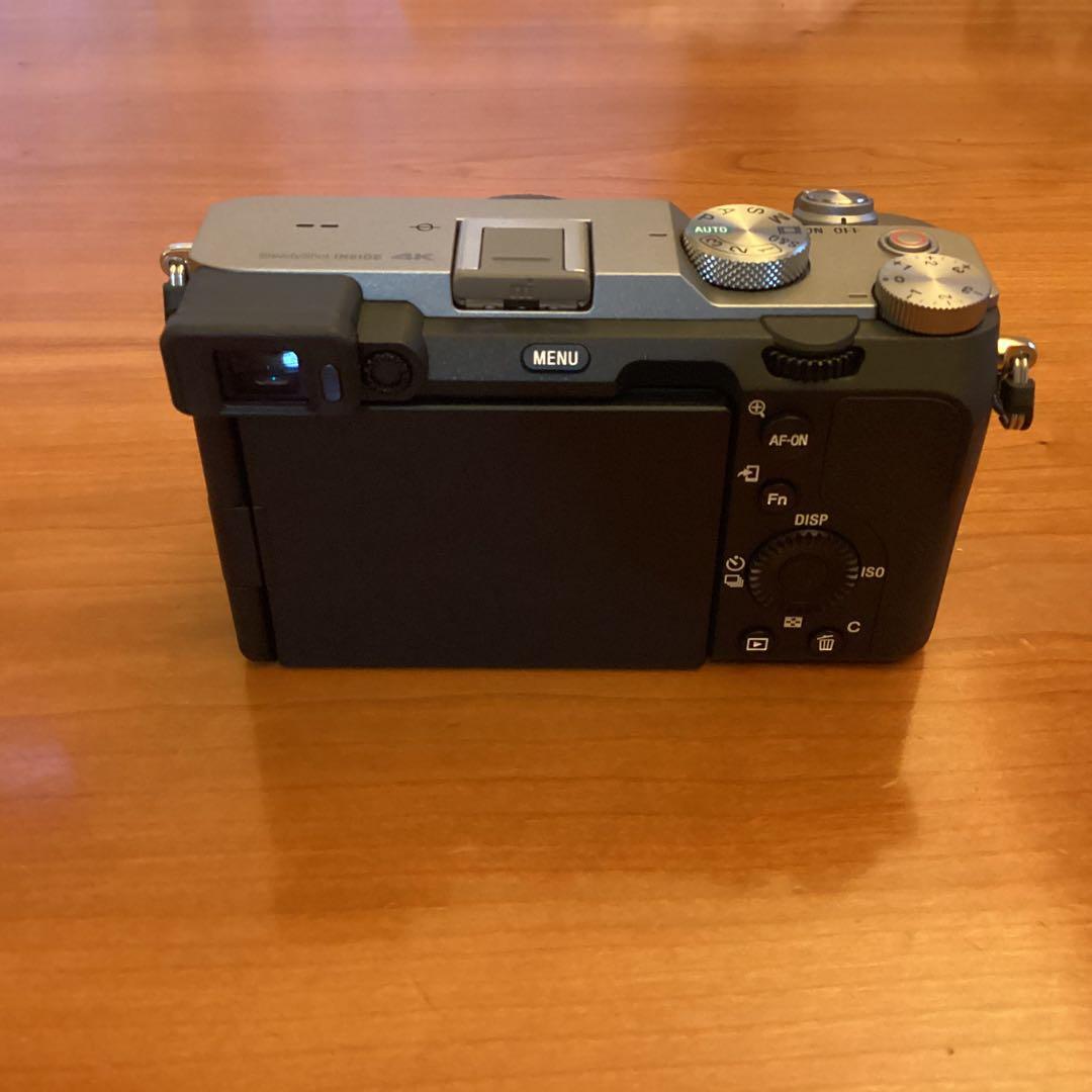 り*ぴ様 【未使用】SONY α7C ミラーレス一眼 カメラ 本体 ズームレンズ