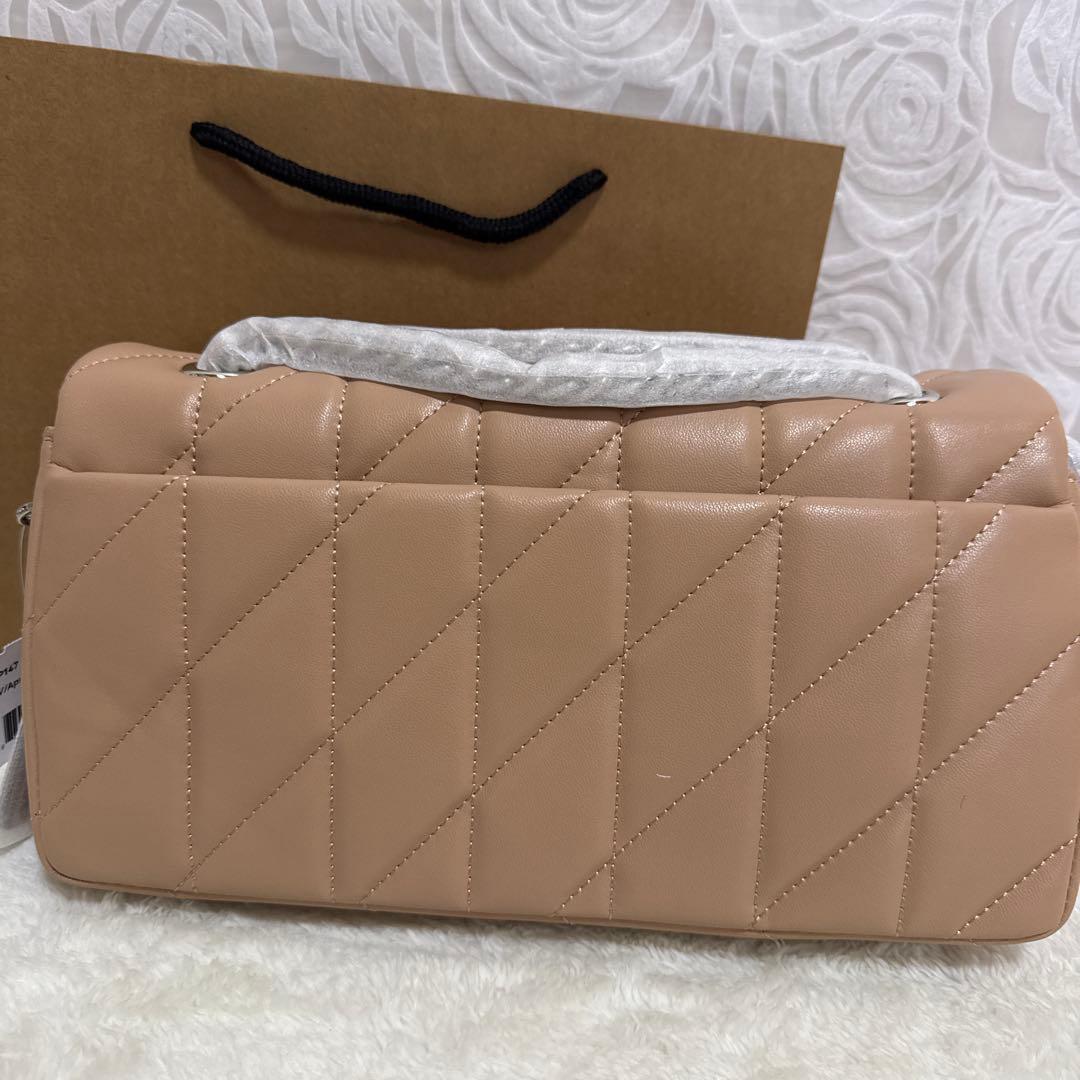 COACH キルティングショルダーバッグ ベージュ26cm