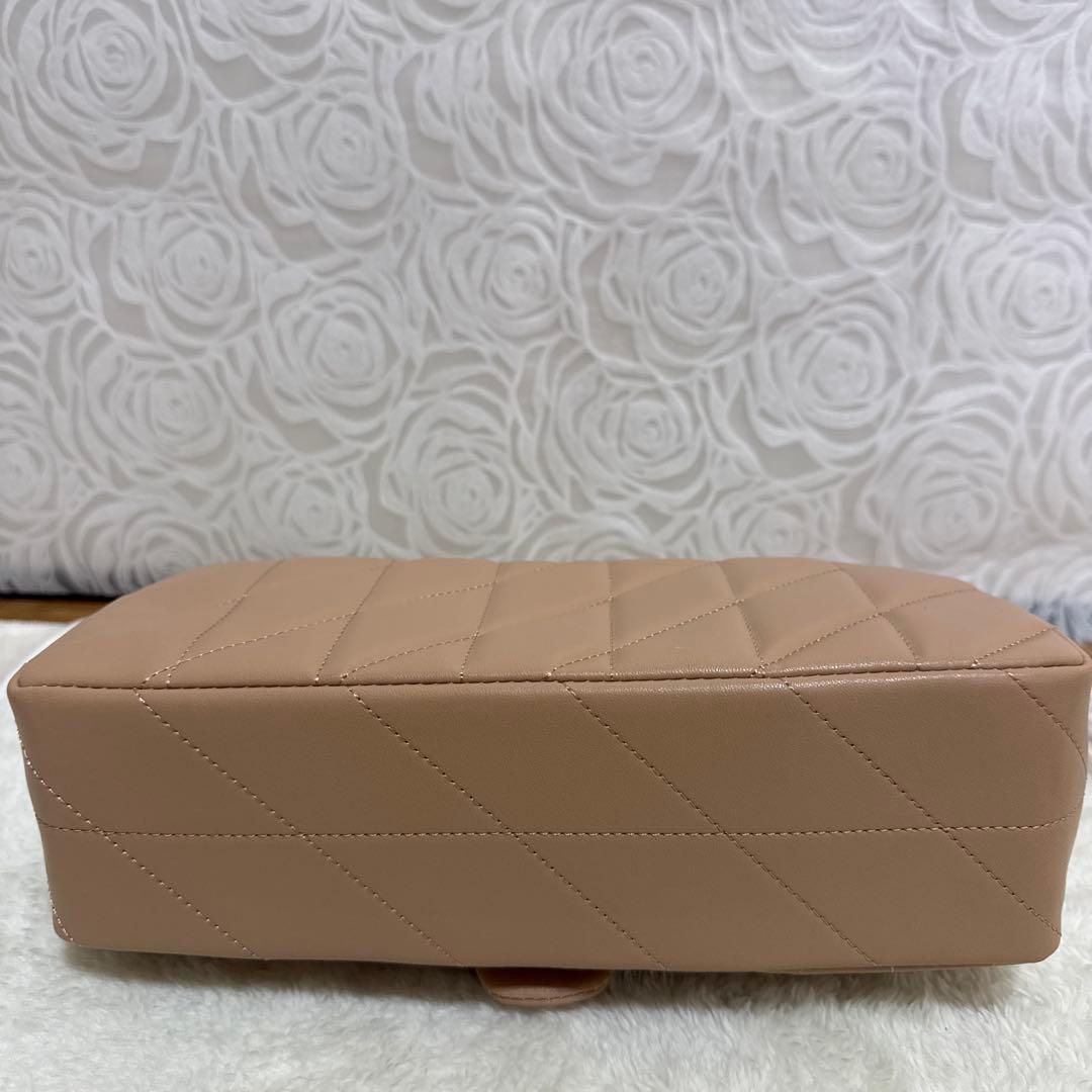 COACH キルティングショルダーバッグ ベージュ26cm