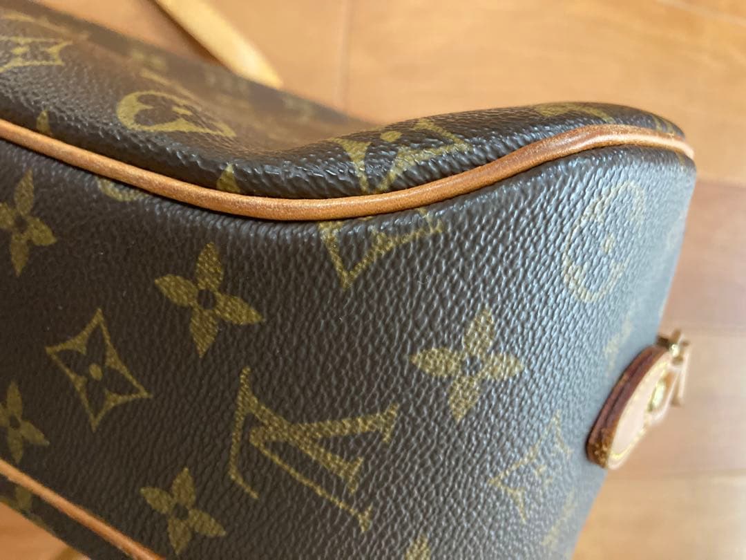 Louis Vuitton ルイヴィトン　モノグラム　斜め　ショルダーバッグ