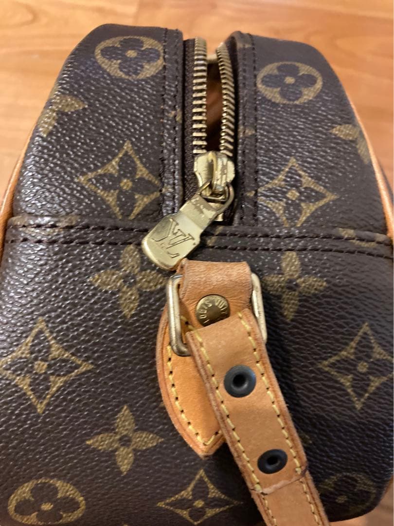 Louis Vuitton ルイヴィトン　モノグラム　斜め　ショルダーバッグ