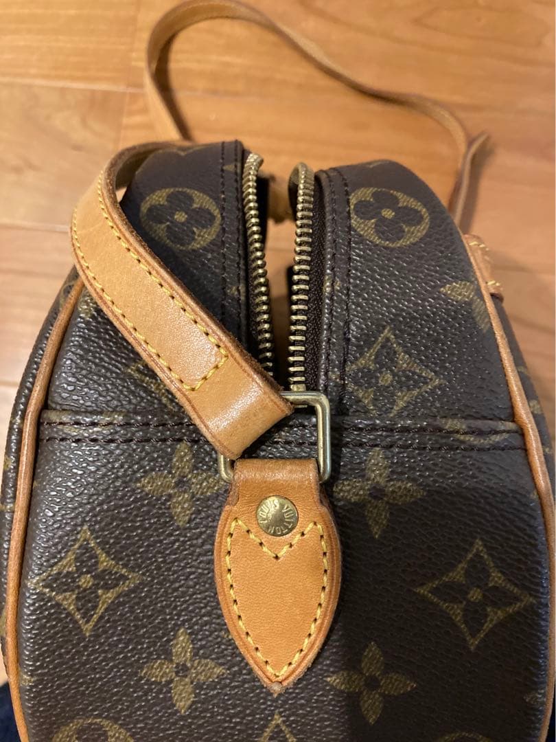 Louis Vuitton ルイヴィトン　モノグラム　斜め　ショルダーバッグ
