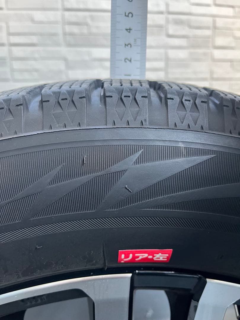 【フラワーボックス】アルファード30系 17インチ スタッドレス