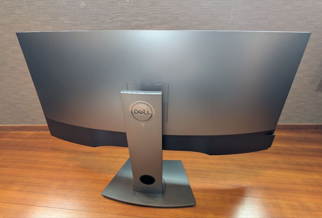 A*6様 Dell 湾曲型モニター U3818DW