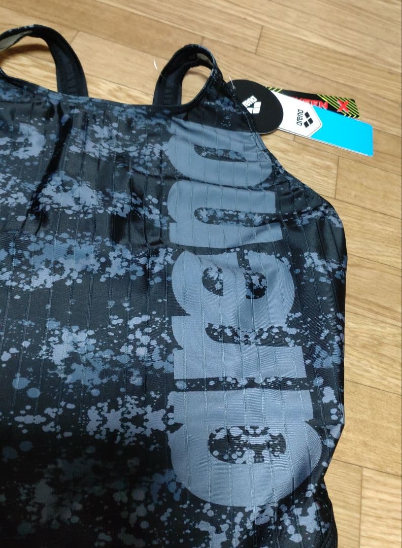 arena スポーツ用水着　新品