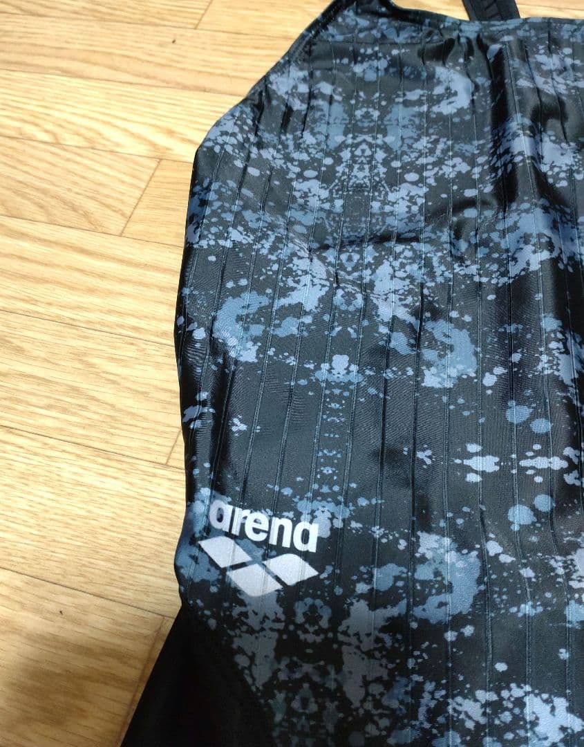 arena スポーツ用水着　新品