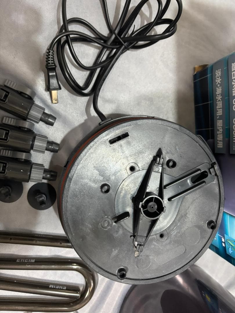 美品！ エーハイム２２１５ アクアリウム 外部フィルター 水草　熱帯魚　70周年