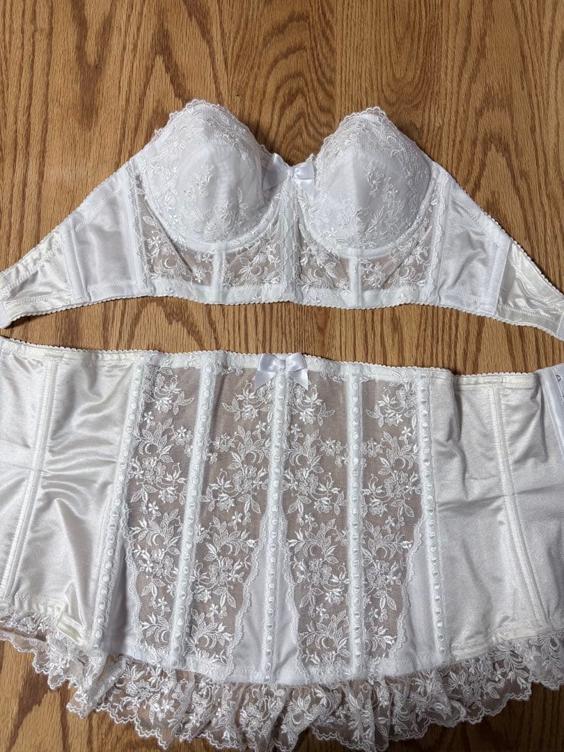 セモア　ブライダルインナー　C70/64