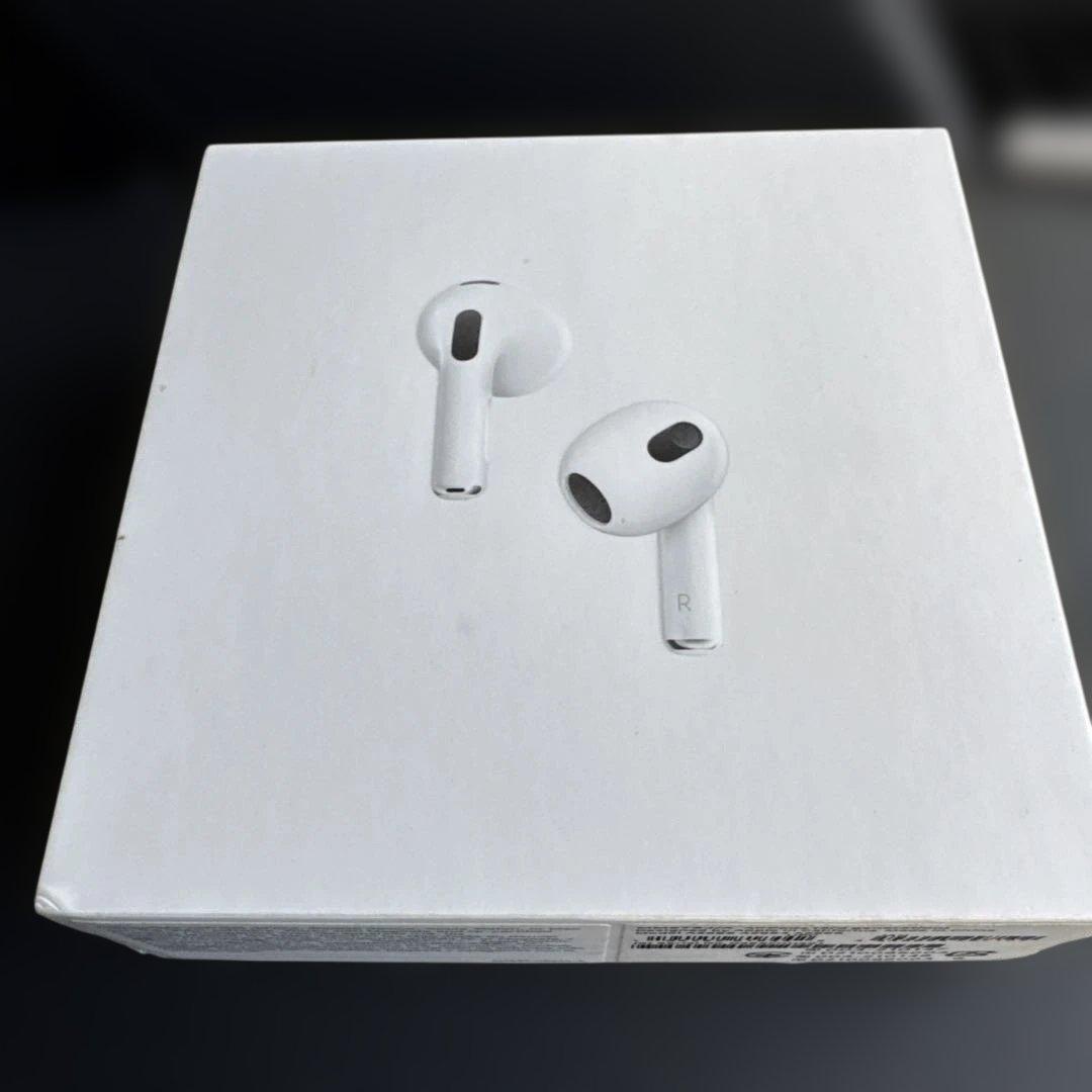 Apple AirPods3世代　箱付き　ケース　両イヤホン完備