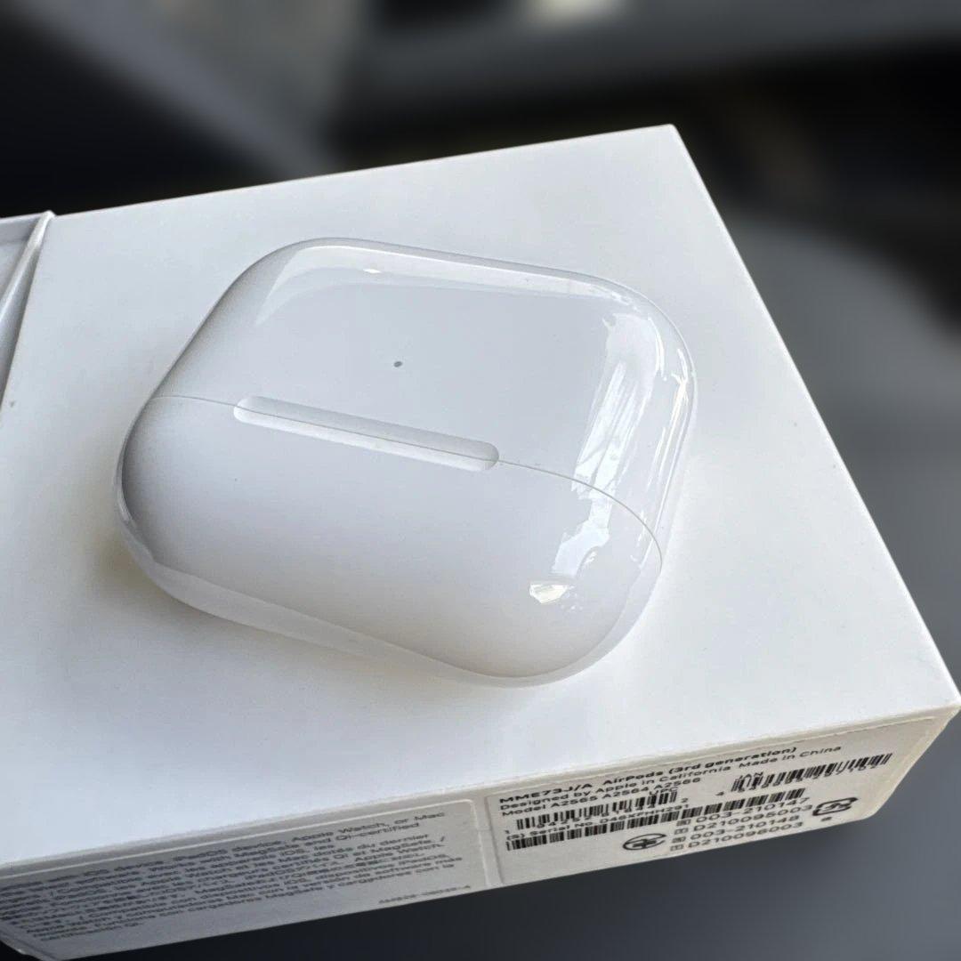 Apple AirPods3世代　箱付き　ケース　両イヤホン完備