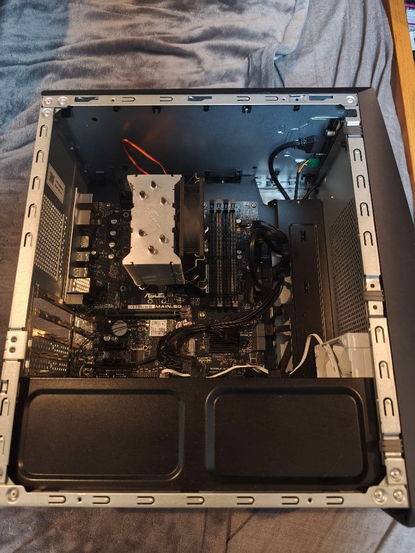 asus pc ケース　11世代マザーボード　ベアボーン