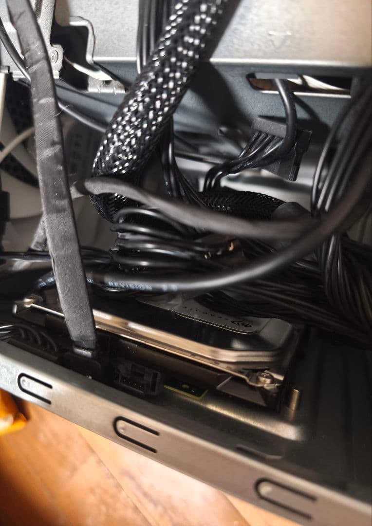 asus pc ケース　11世代マザーボード　ベアボーン