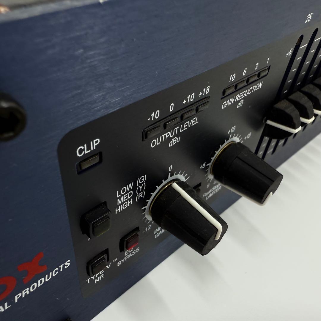 dbx【iEQ-15】　2ch 15バンド・グラフィックイコライザー