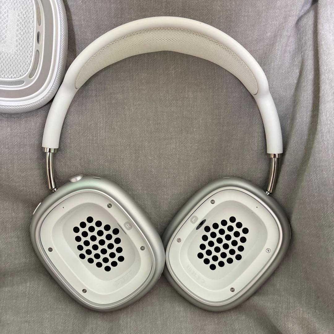 Air pods max シルバー Apple ヘッドホン