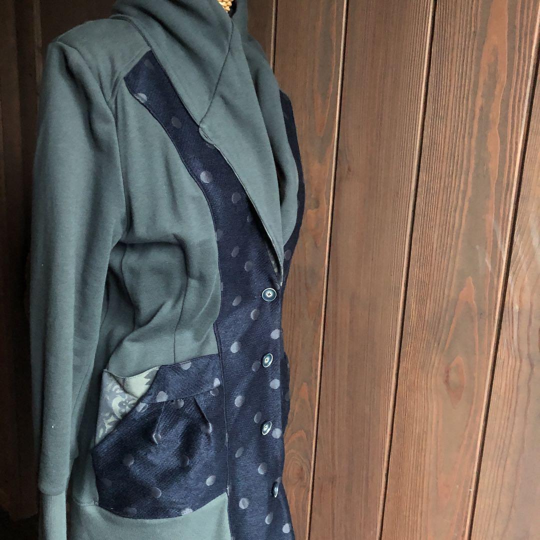 ✴︎TRUMP ✴︎ 新品　未使用　フード付きジャケット