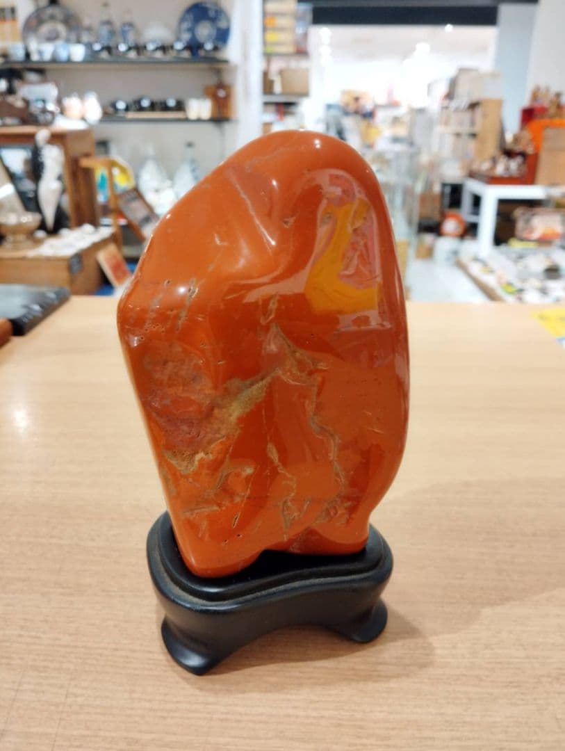 ム*陸様 佐渡ヶ島　赤玉石（スタンド付き）