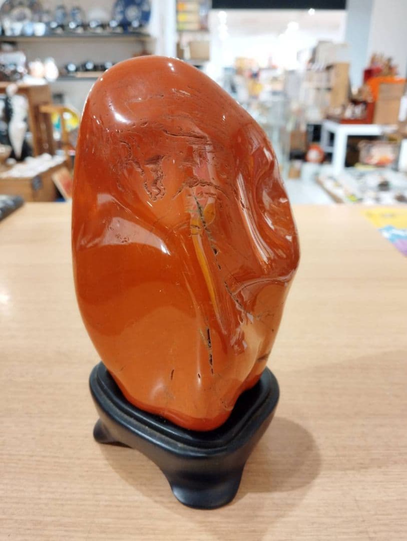 ム*陸様 佐渡ヶ島　赤玉石（スタンド付き）