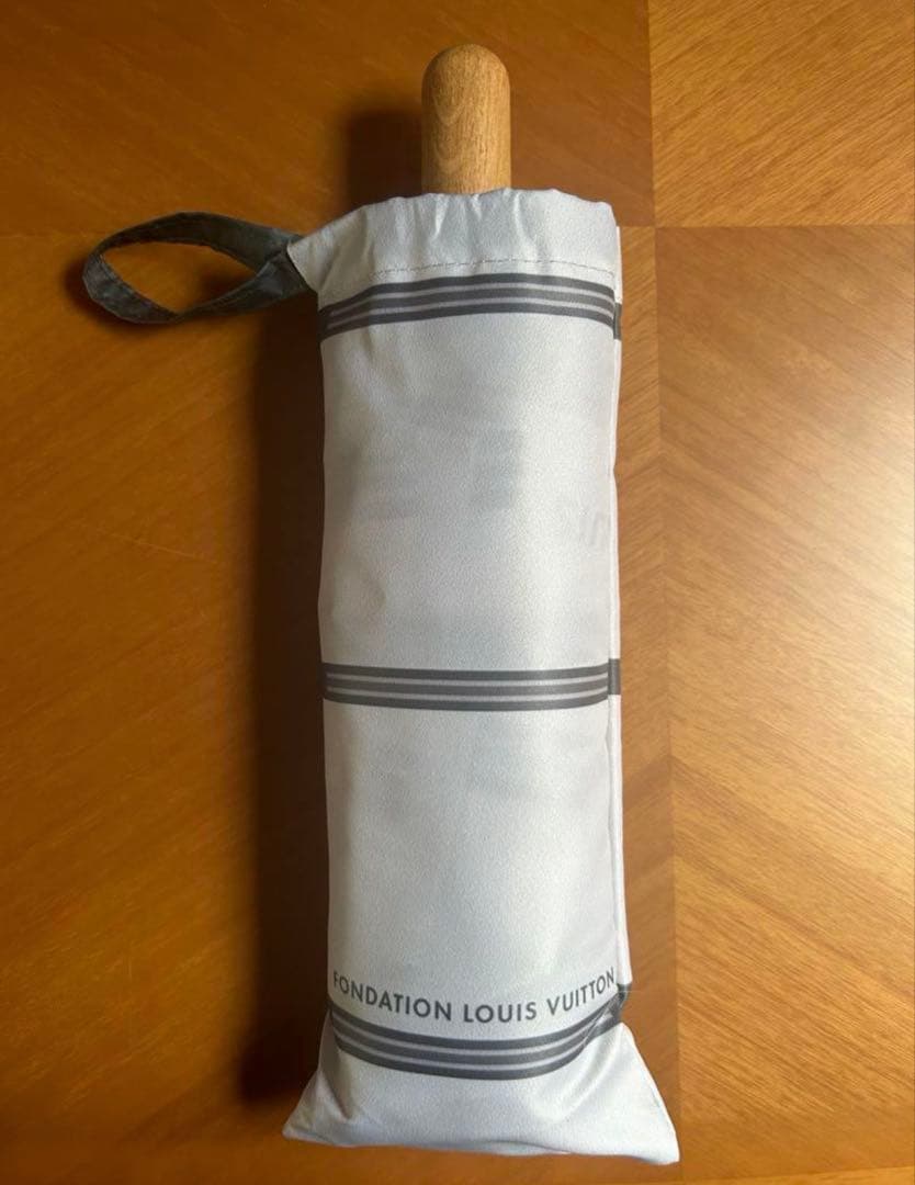 FONDATION LOUISVUITTON フォンダンシオンルイヴィトン 傘