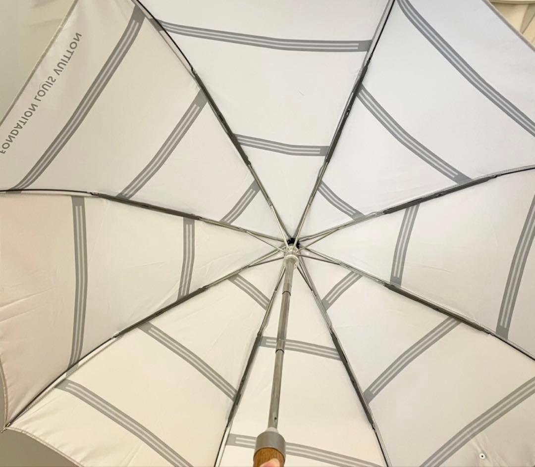 FONDATION LOUISVUITTON フォンダンシオンルイヴィトン 傘