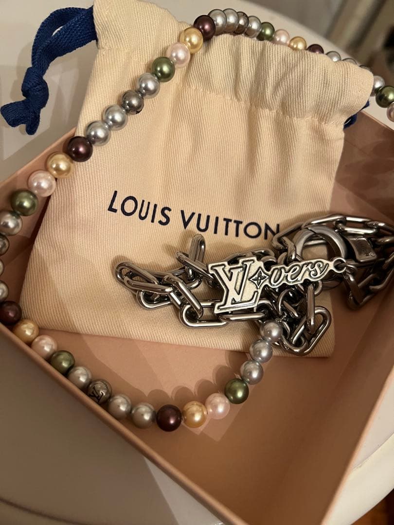 LOUIS VUITTON パールチェーン