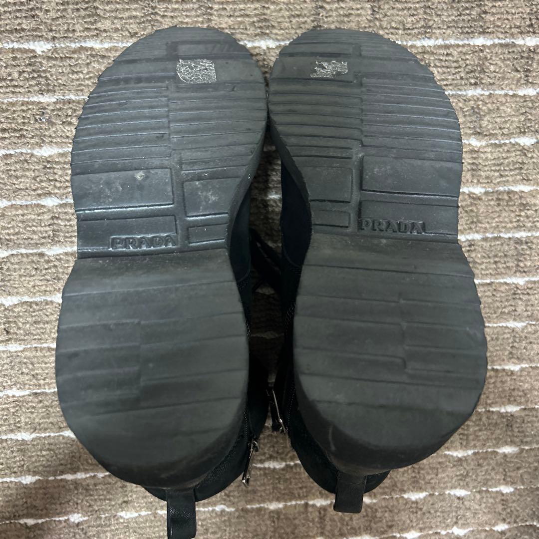 PRADA ブラックレザーブーツ