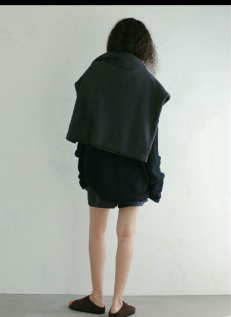 完売人気！袋未開封エトレトウキョウ　クルーネックスエットシャツcharcoal