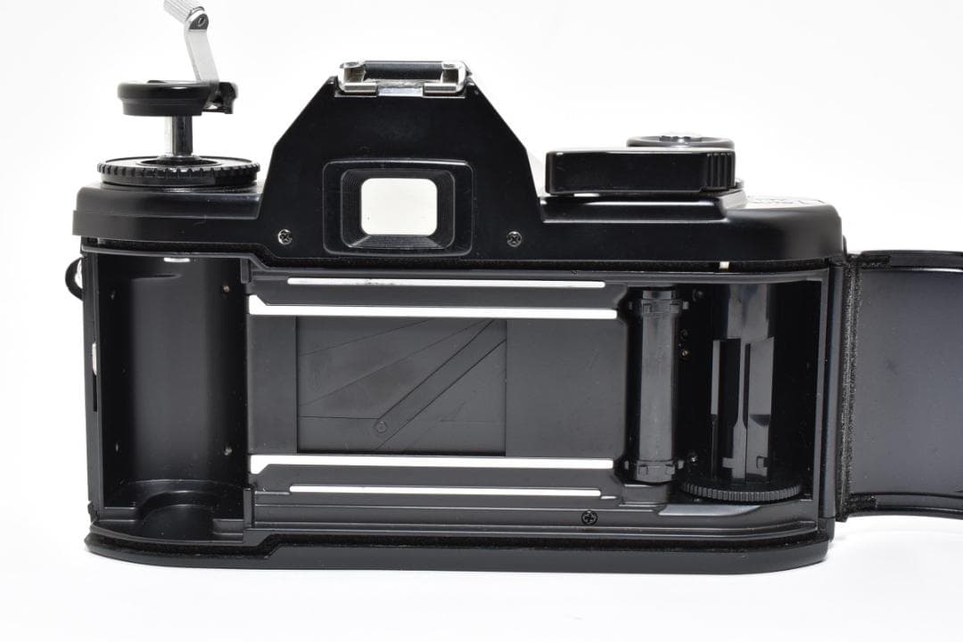 超美品 NIKON ニコン フィルムカメラ EM モルト新品交換済 H156