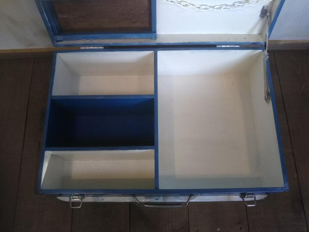 トランク形収納インテリア　小物収納　木製　アンティーク風　シャビー　ダメージ加工