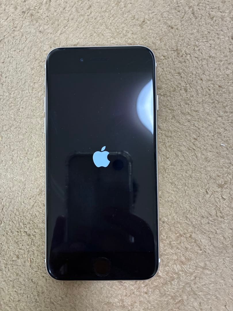 iphone se 第三世代　バッテリー83%