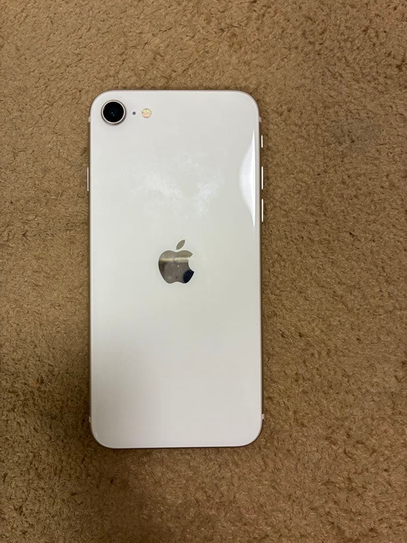 iphone se 第三世代　バッテリー83%