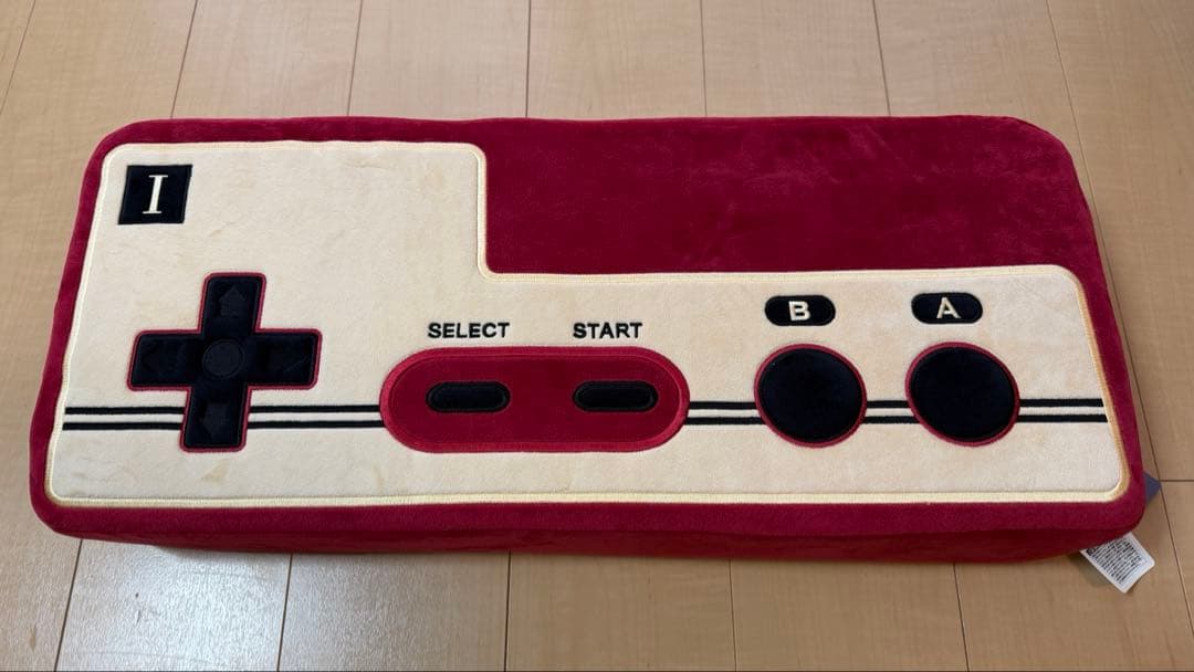 ニンテンドーミュージアム ファミリーコンピューター　コントローラー クッション