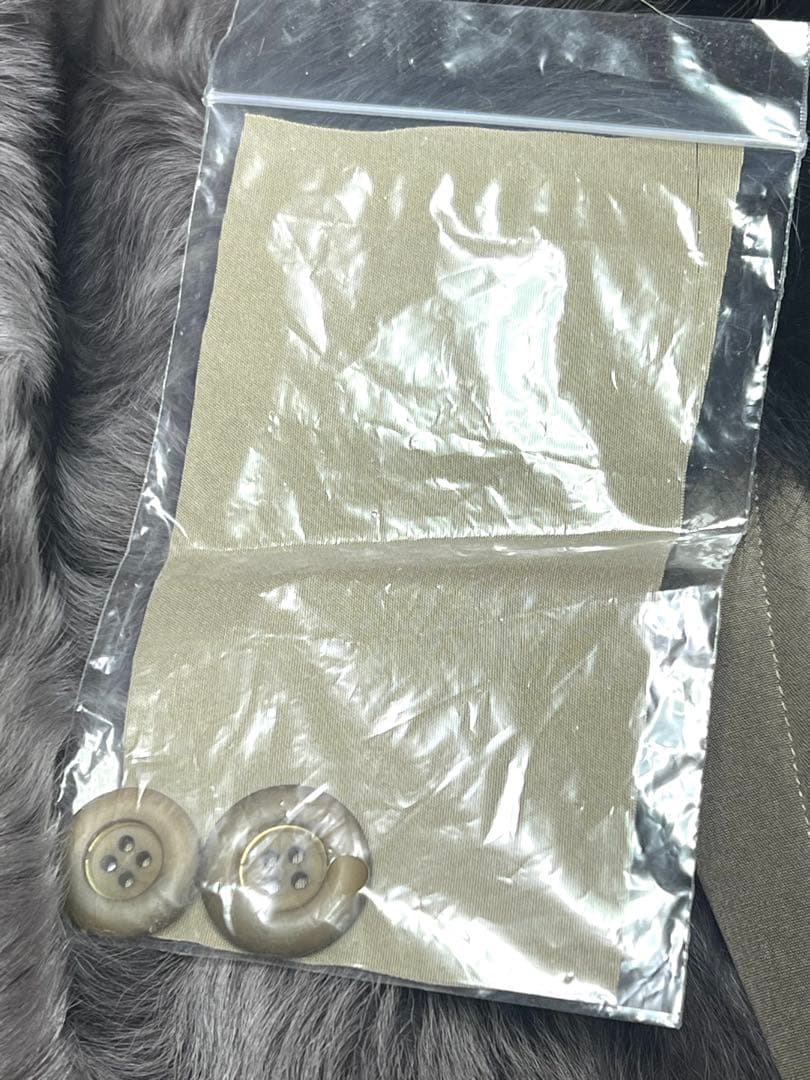 シルク フォックス ロングコート グレージュ Ｌサイズ