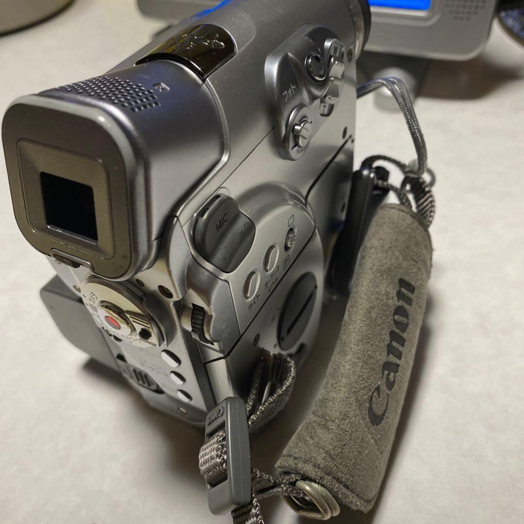 Canon miniDVビデオカメラ　IXYdv M3 ①