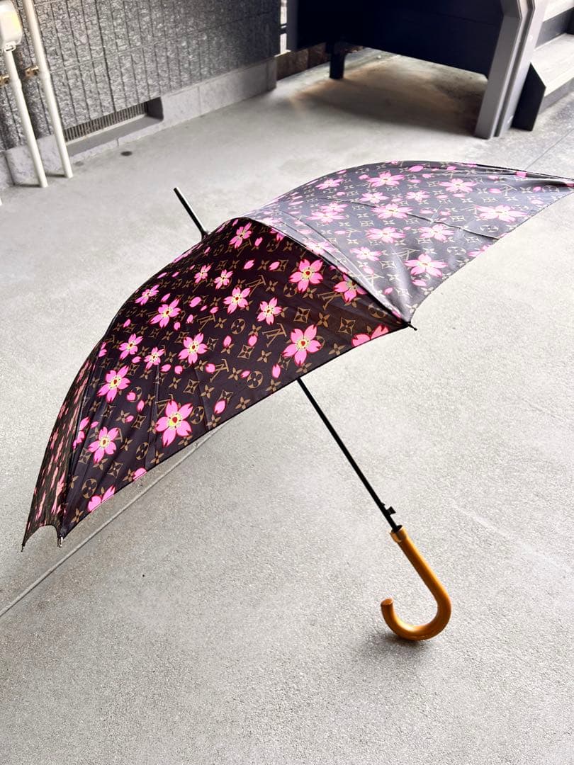 LOUIS VUITTON 長傘 黒とピンク花柄
