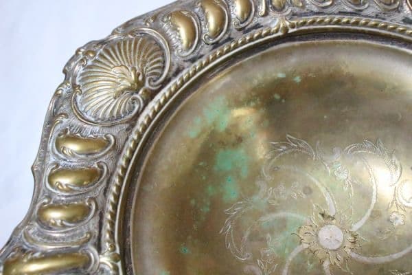 ベルギー アンティーク 古い真鍮製銀メッキ加工のコンポティエ ロカイユ模様