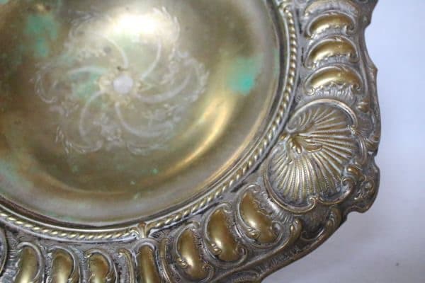 ベルギー アンティーク 古い真鍮製銀メッキ加工のコンポティエ ロカイユ模様