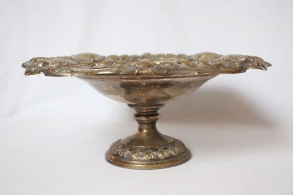 ベルギー アンティーク 古い真鍮製銀メッキ加工のコンポティエ ロカイユ模様