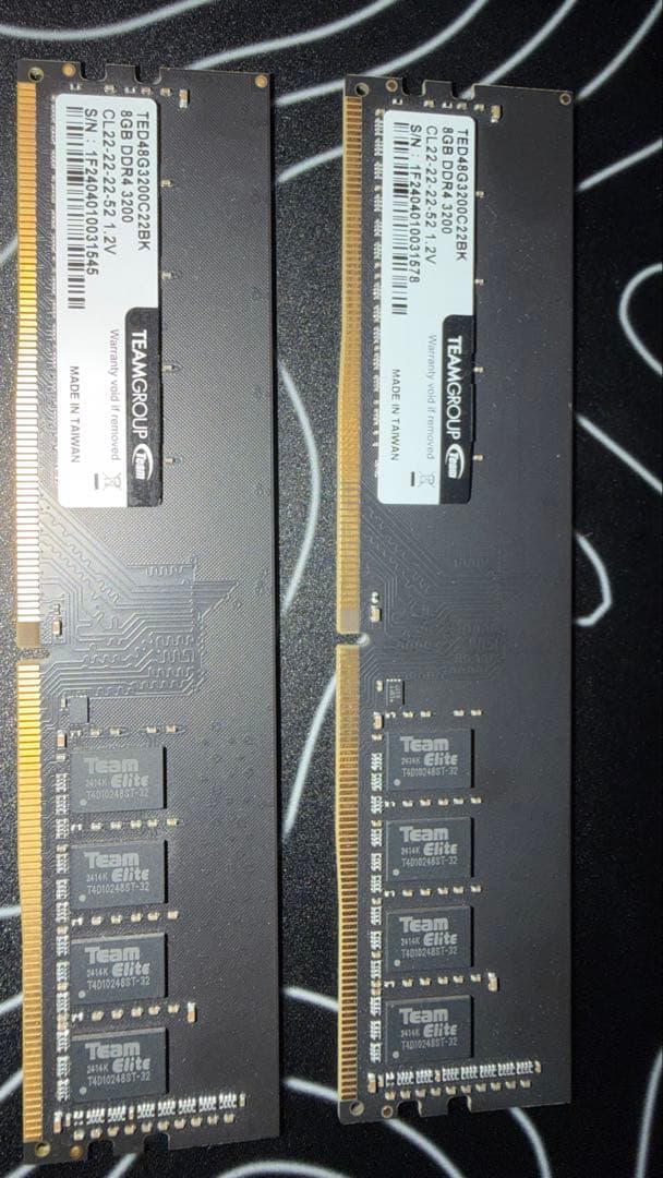 TEAMGROUP 8GB DDR4 3200MHz メモリ