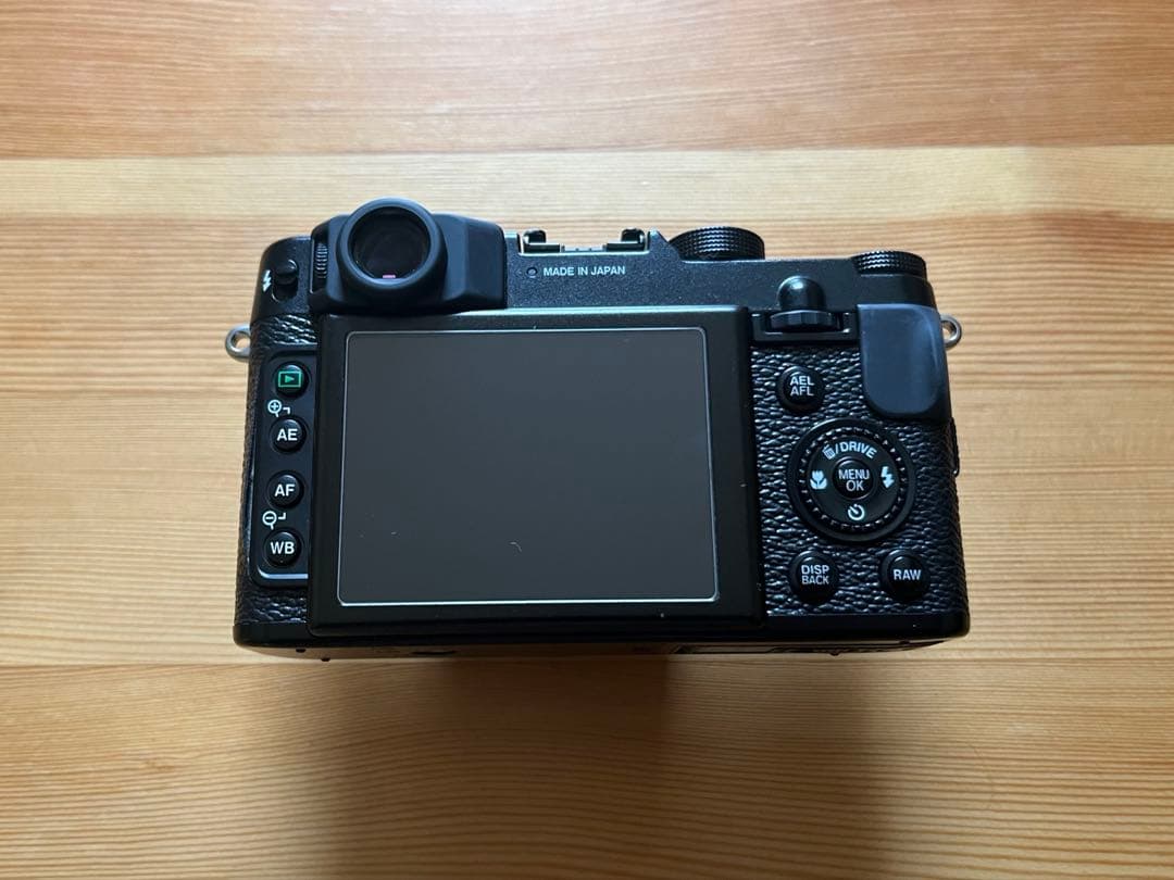 FUJIFILM X10 / ブラック