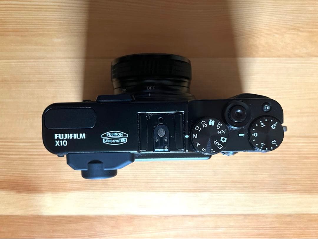 FUJIFILM X10 / ブラック