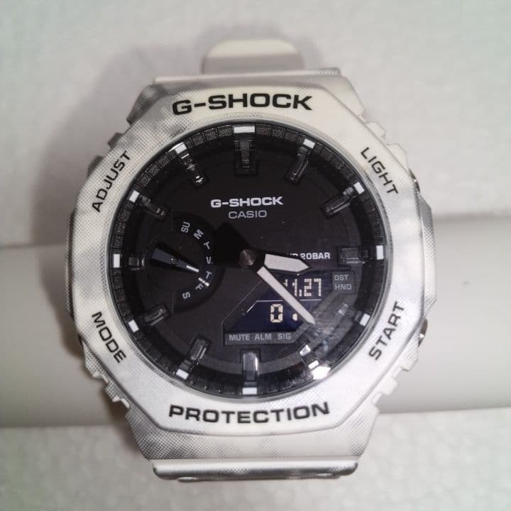 おとちゃん様・CASIO GーSHOCK カーボン コア ガード 白