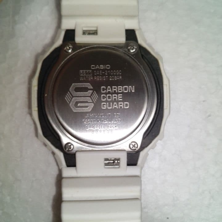 おとちゃん様・CASIO GーSHOCK カーボン コア ガード 白