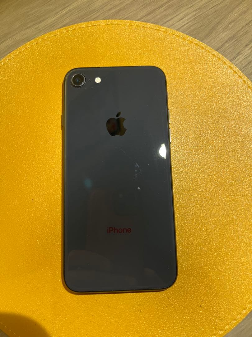 iPhone 8 64GB本体