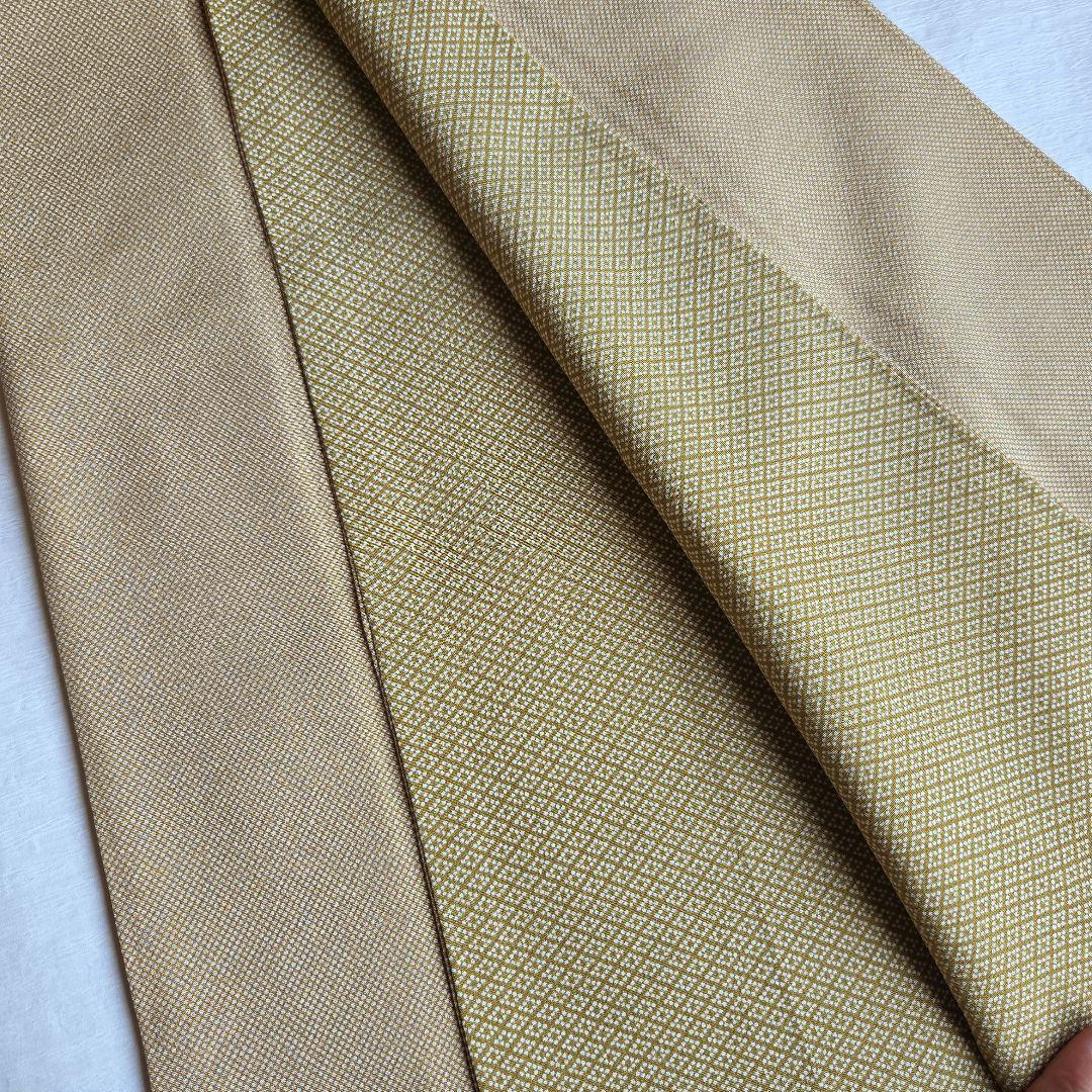 やわらかな榛色　行儀柄の江戸小紋